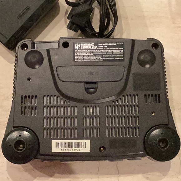 Nintendo 64 Console & 2 Controllers & Mario Kart N64 Game Authentic Original OEM - Picture 6 of 16